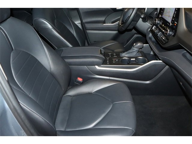 Vehicle image 27 of 31