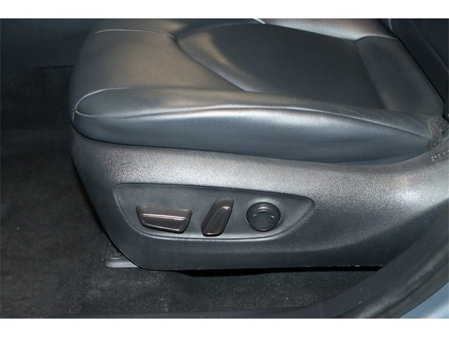 Vehicle image 21 of 31