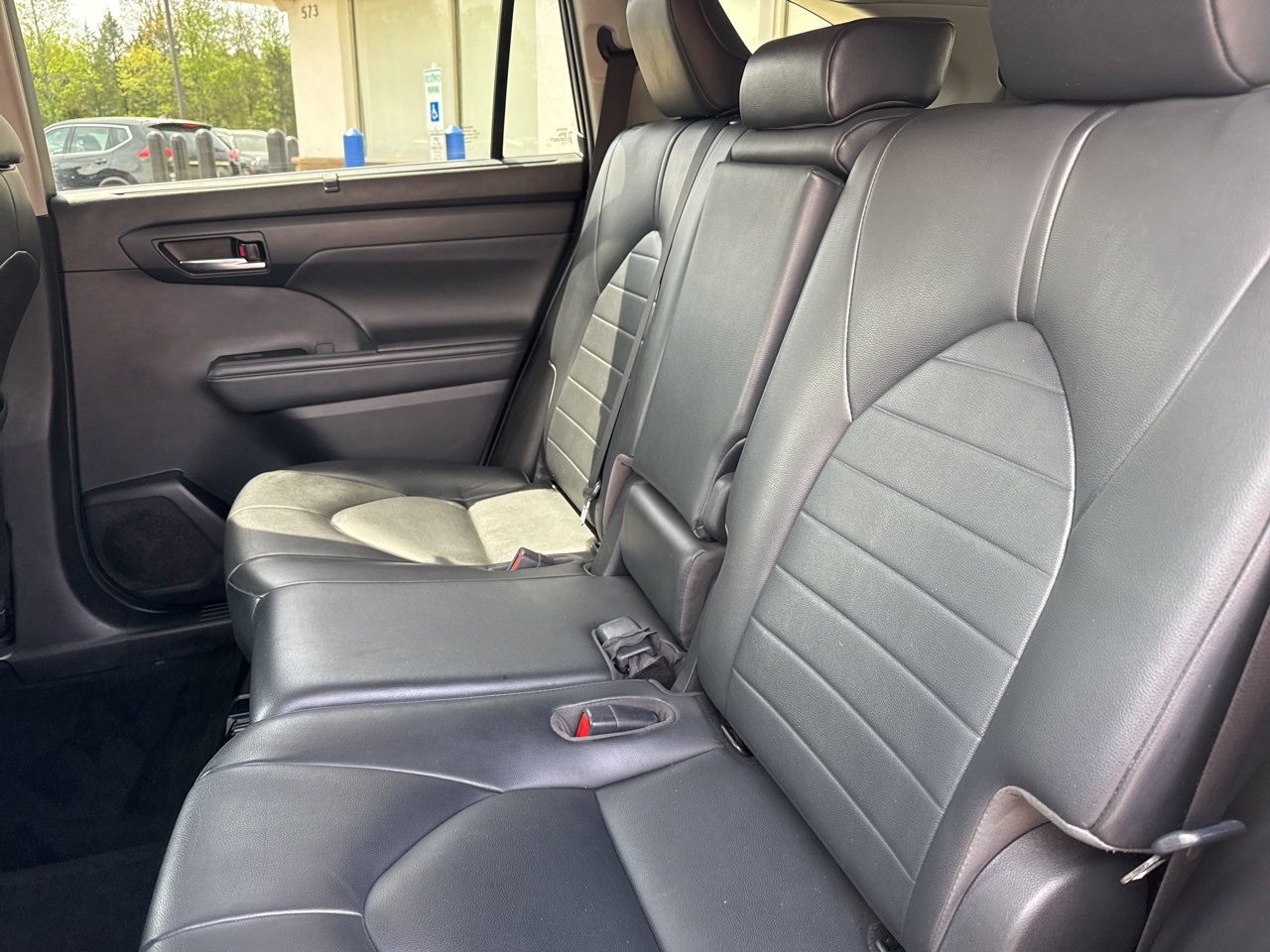 Vehicle image 9 of 17