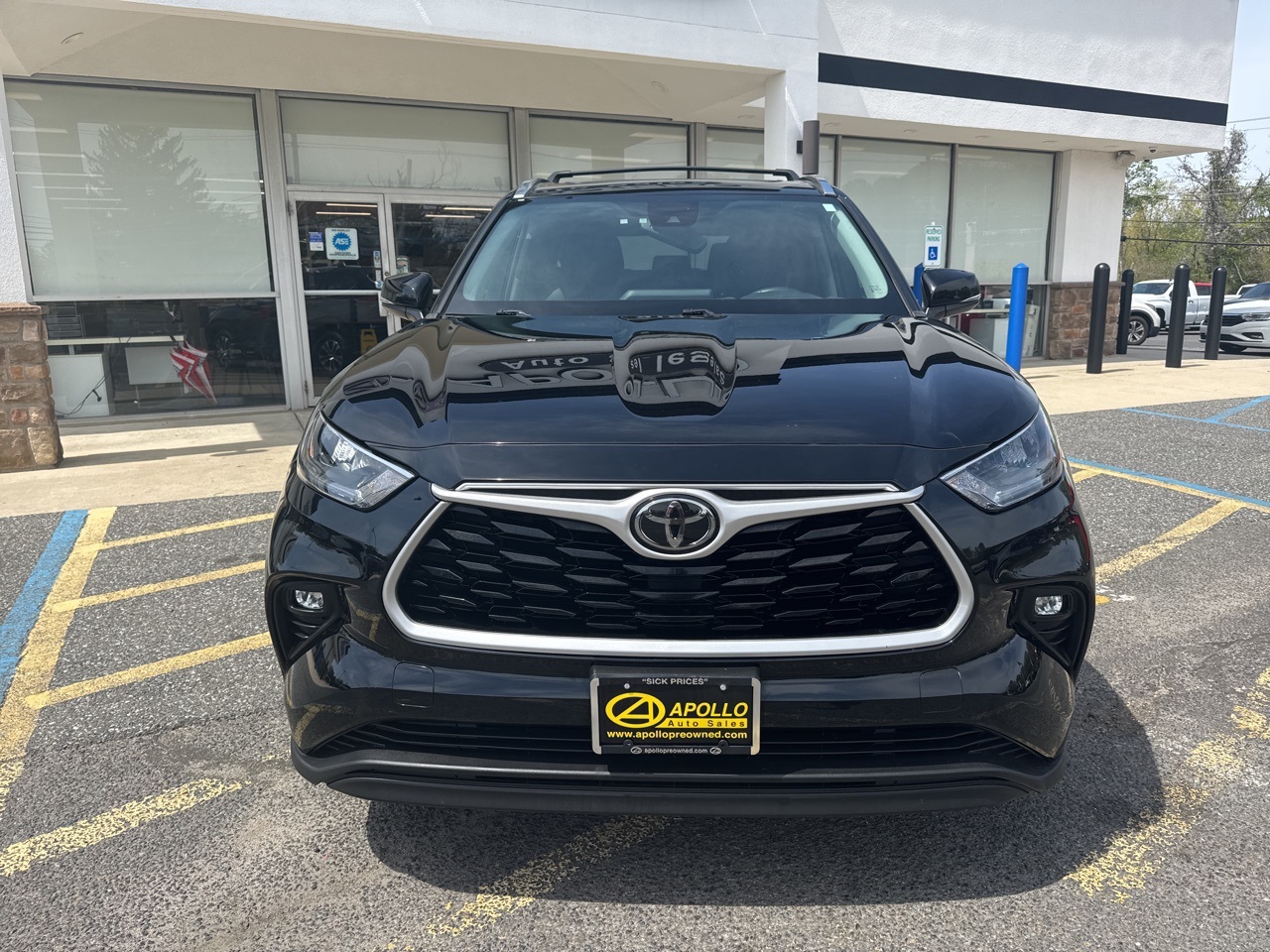 Vehicle image 3 of 17