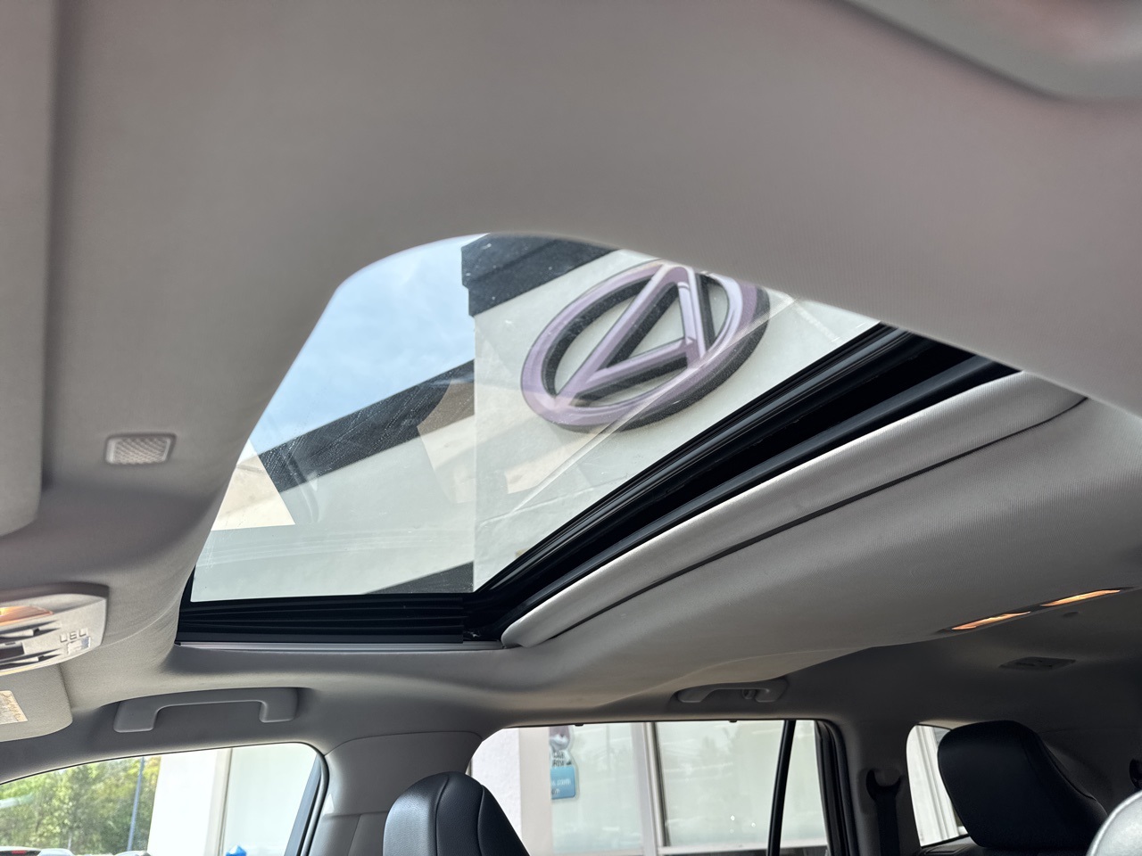 Vehicle image 11 of 17