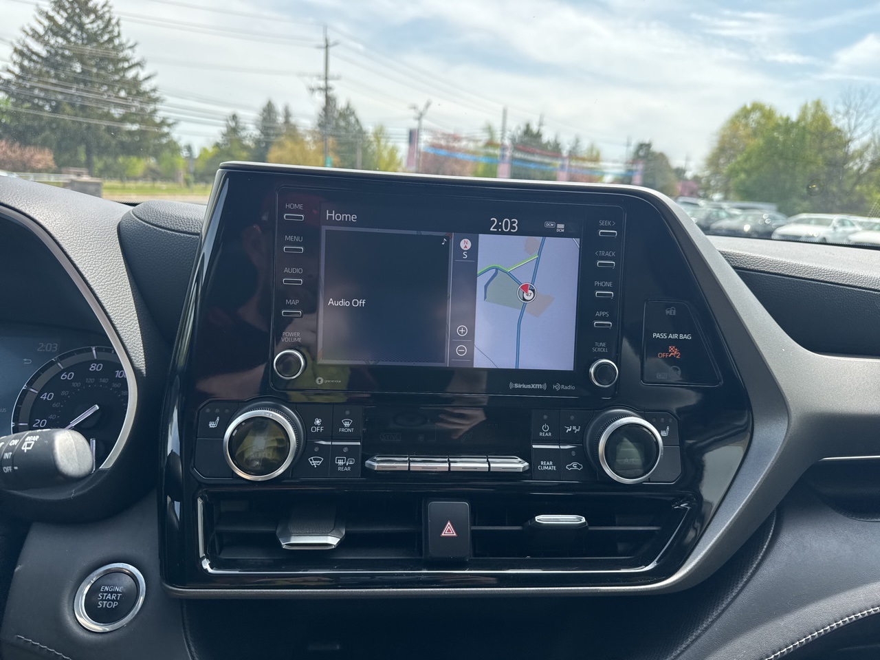 Vehicle image 13 of 17