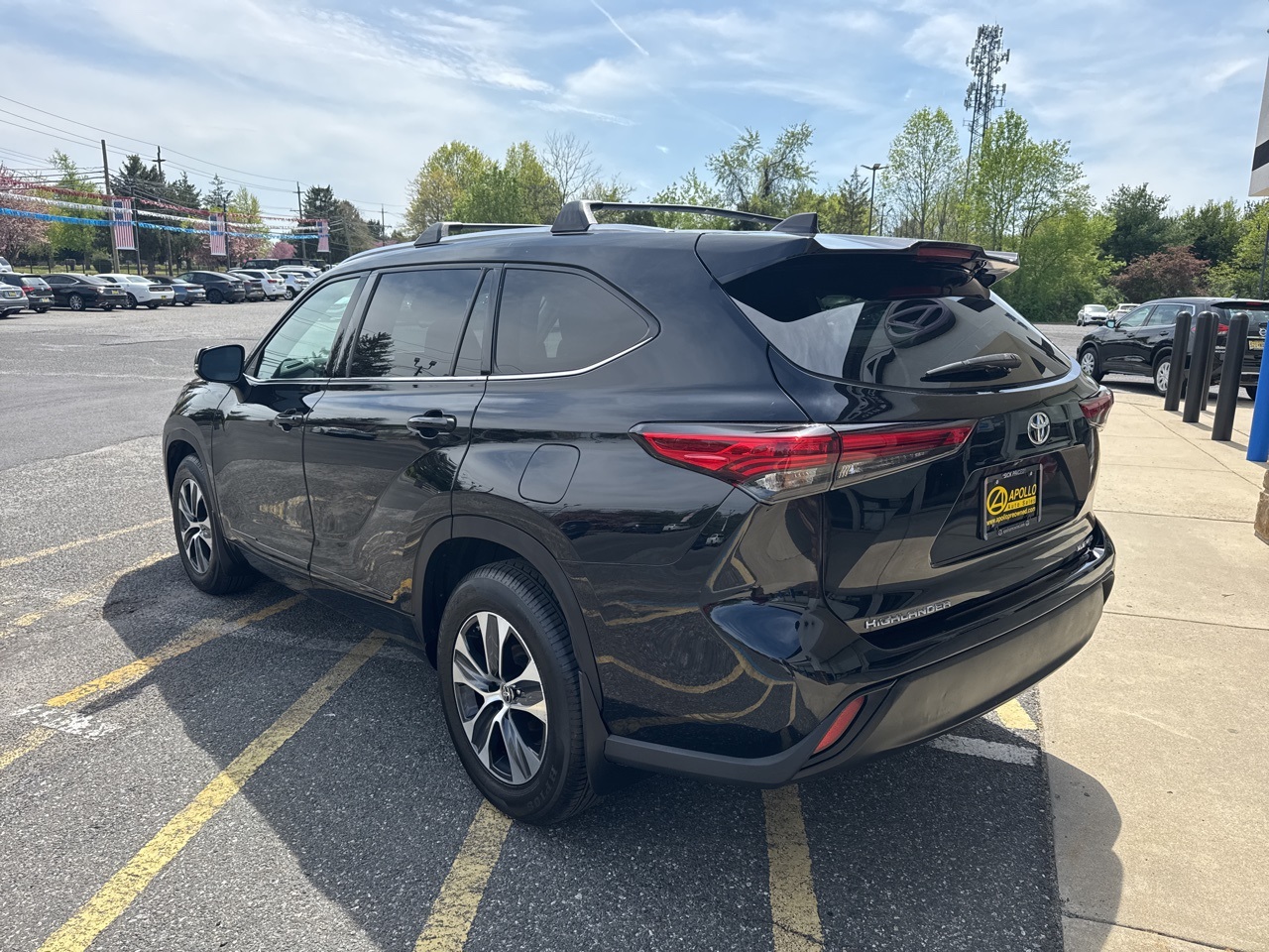 Vehicle image 5 of 17