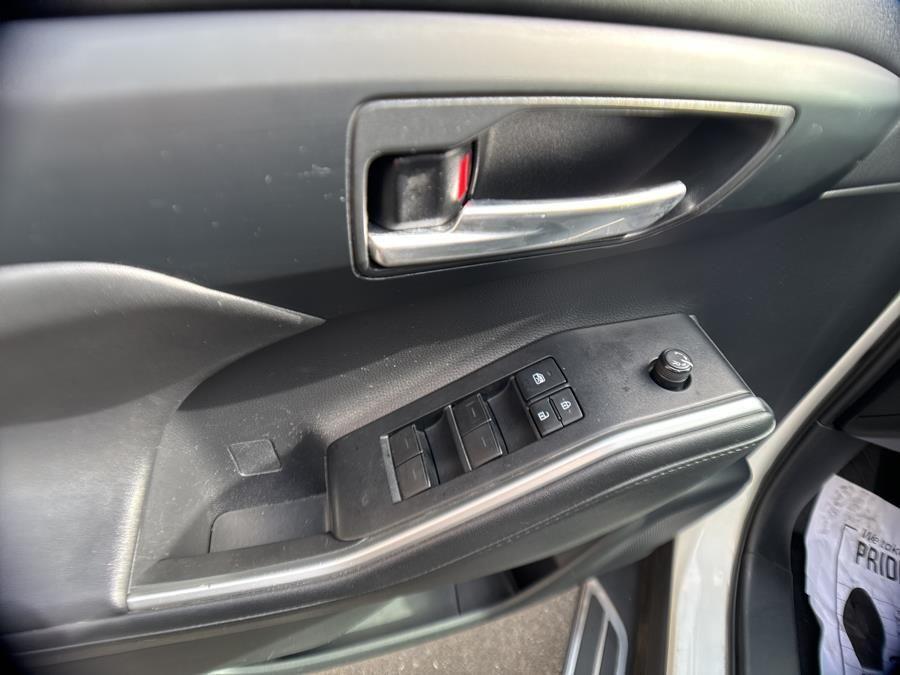Vehicle image 20 of 30