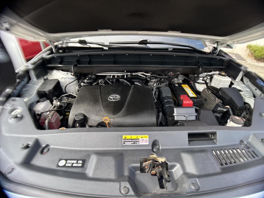 Vehicle image 9 of 30