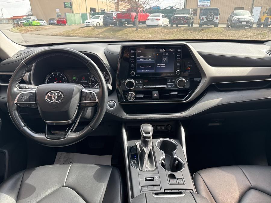 Vehicle image 14 of 30