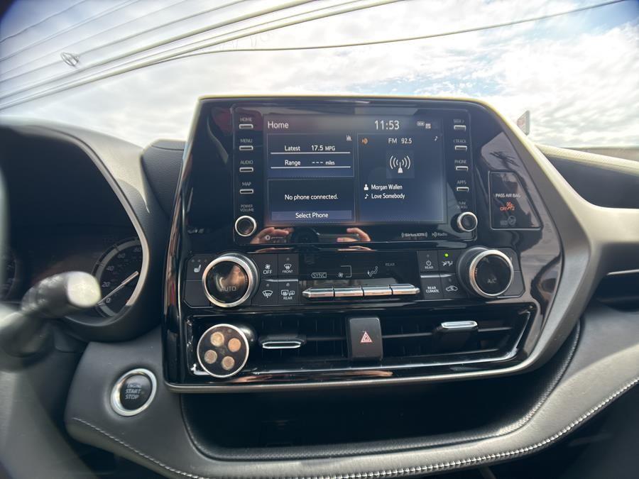 Vehicle image 18 of 30