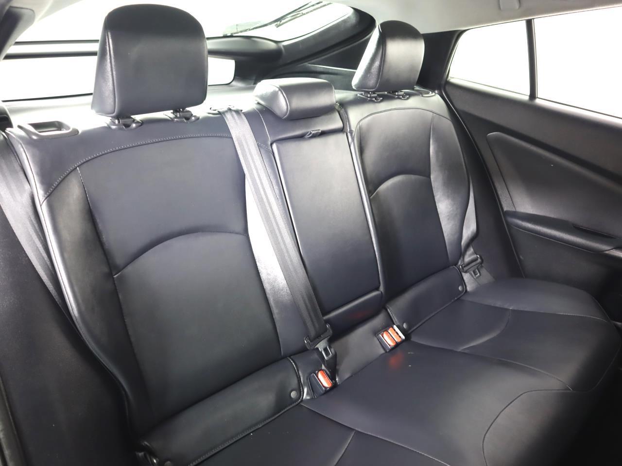 Vehicle image 36 of 41