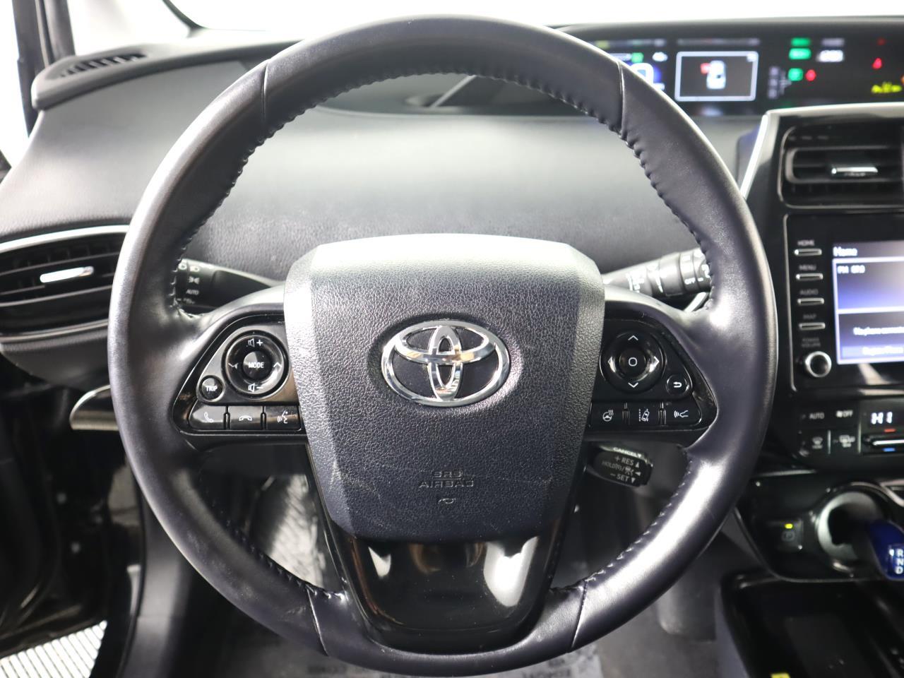 Vehicle image 10 of 41
