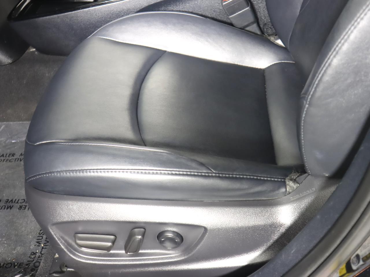 Vehicle image 27 of 41