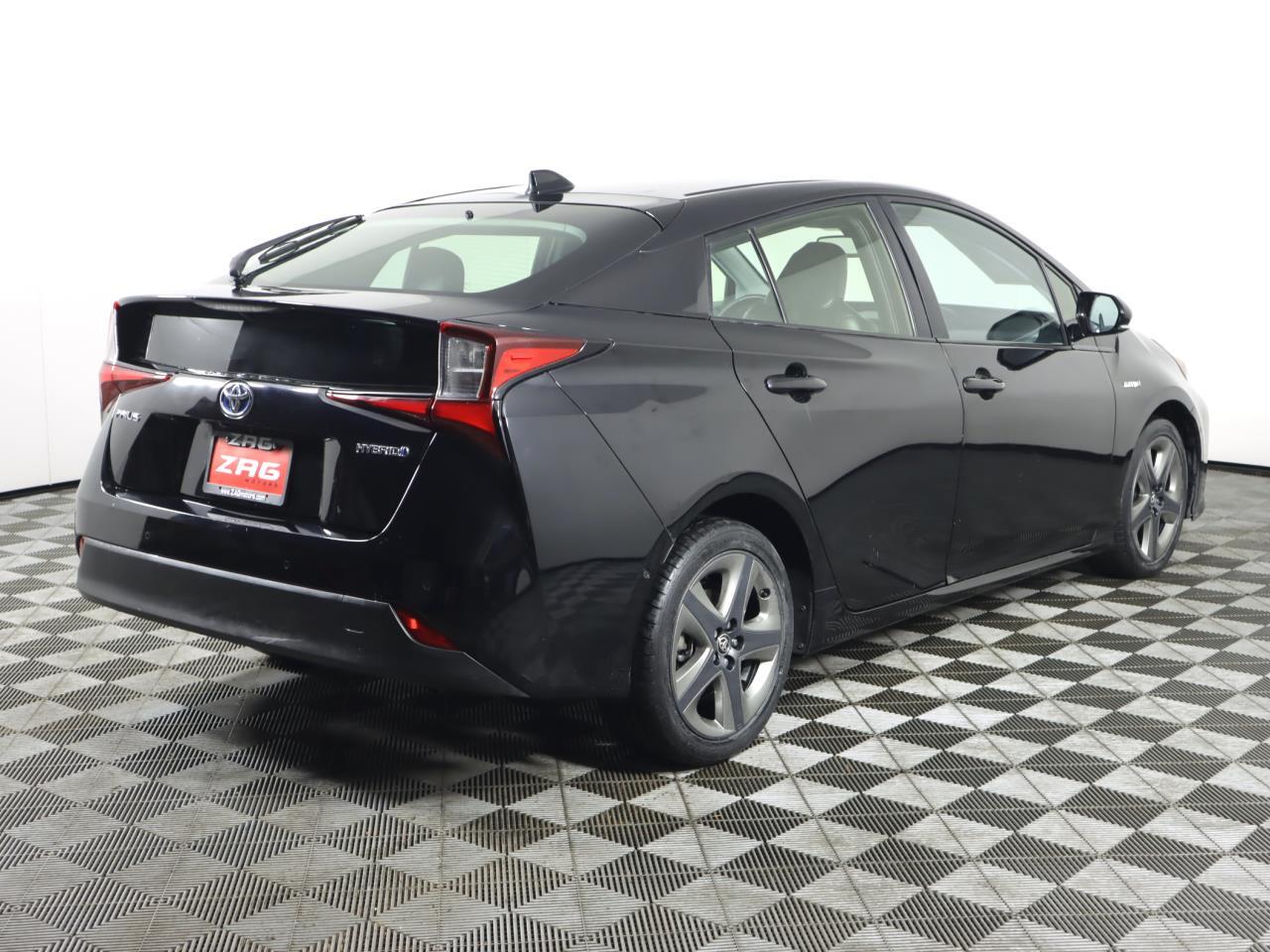 Vehicle image 4 of 41