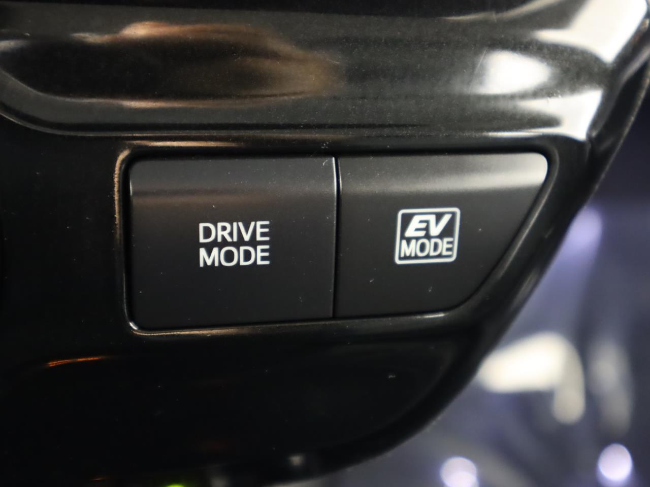 Vehicle image 21 of 41