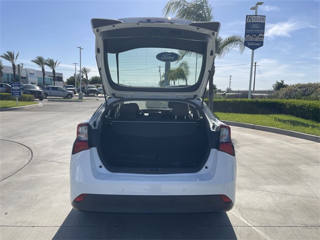 Vehicle image 24 of 33