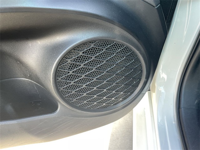 Vehicle image 22 of 33