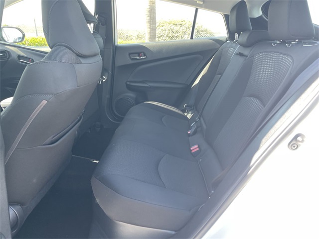 Vehicle image 23 of 33