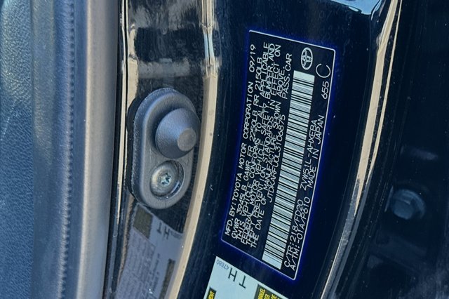 Vehicle image 21 of 27