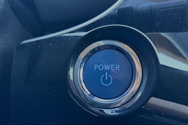 Vehicle image 17 of 27