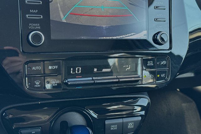 Vehicle image 15 of 27