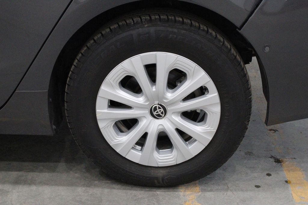 Vehicle image 6 of 41