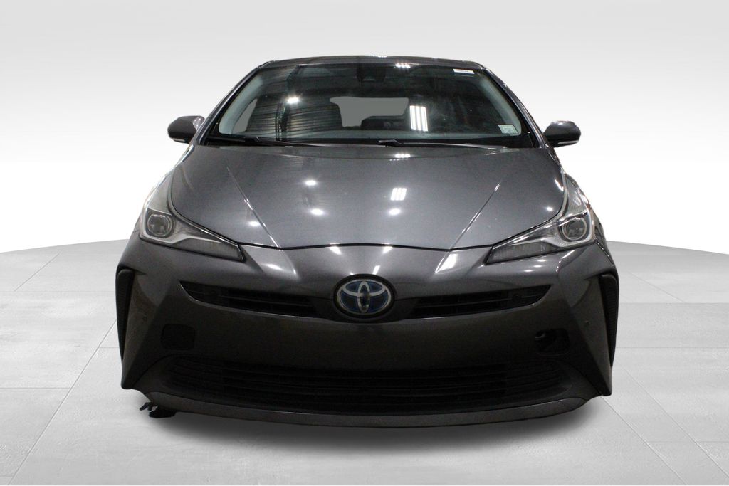 Vehicle image 2 of 41