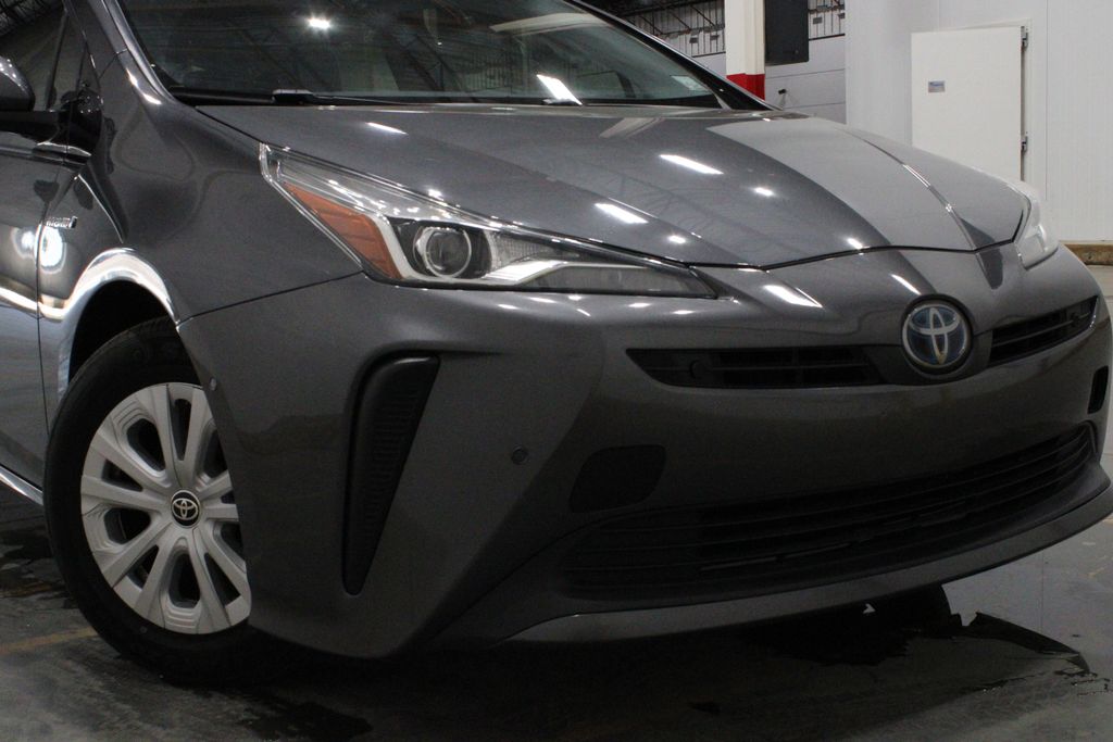 Vehicle image 34 of 41