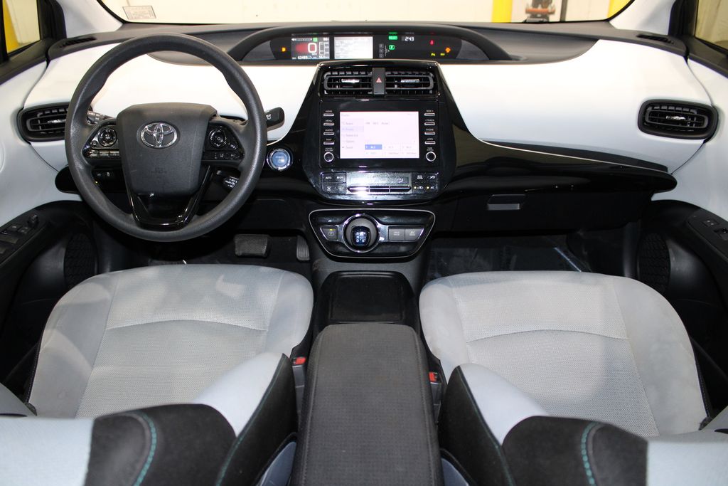 Vehicle image 12 of 41