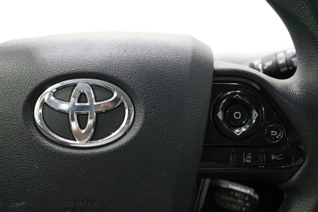 Vehicle image 31 of 41