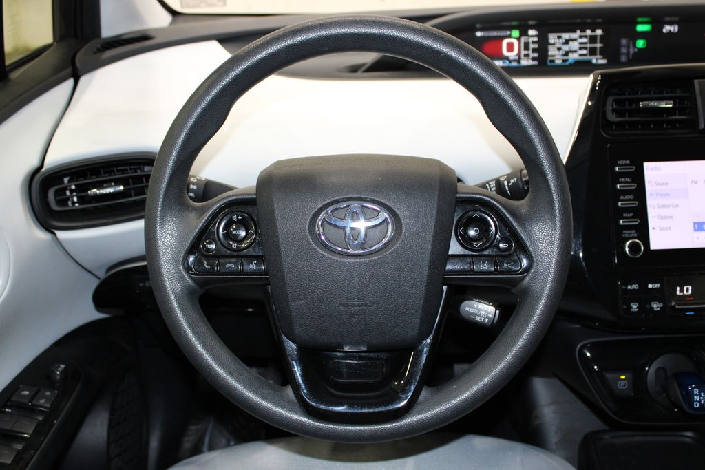 Vehicle image 13 of 41