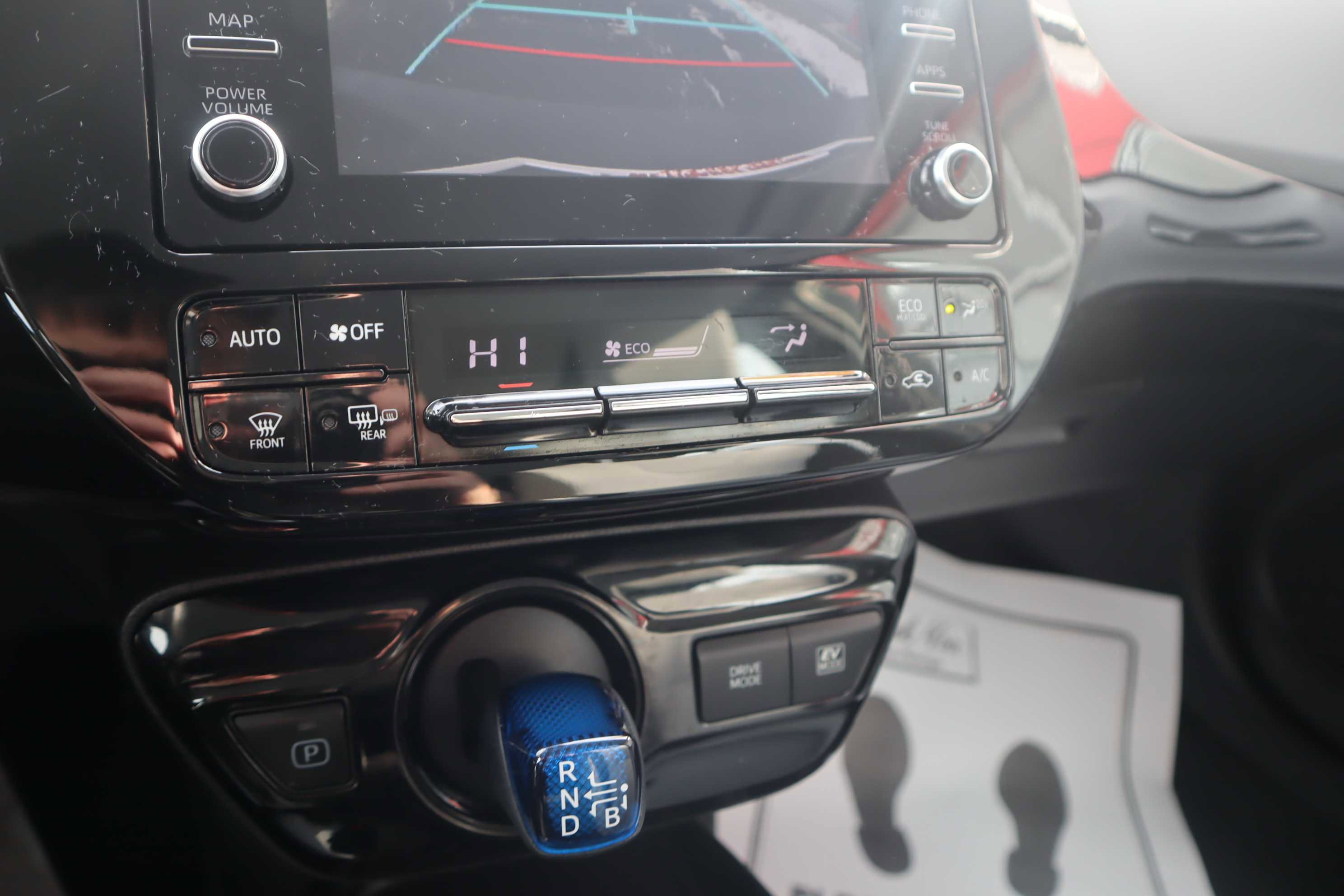Vehicle image 15 of 17