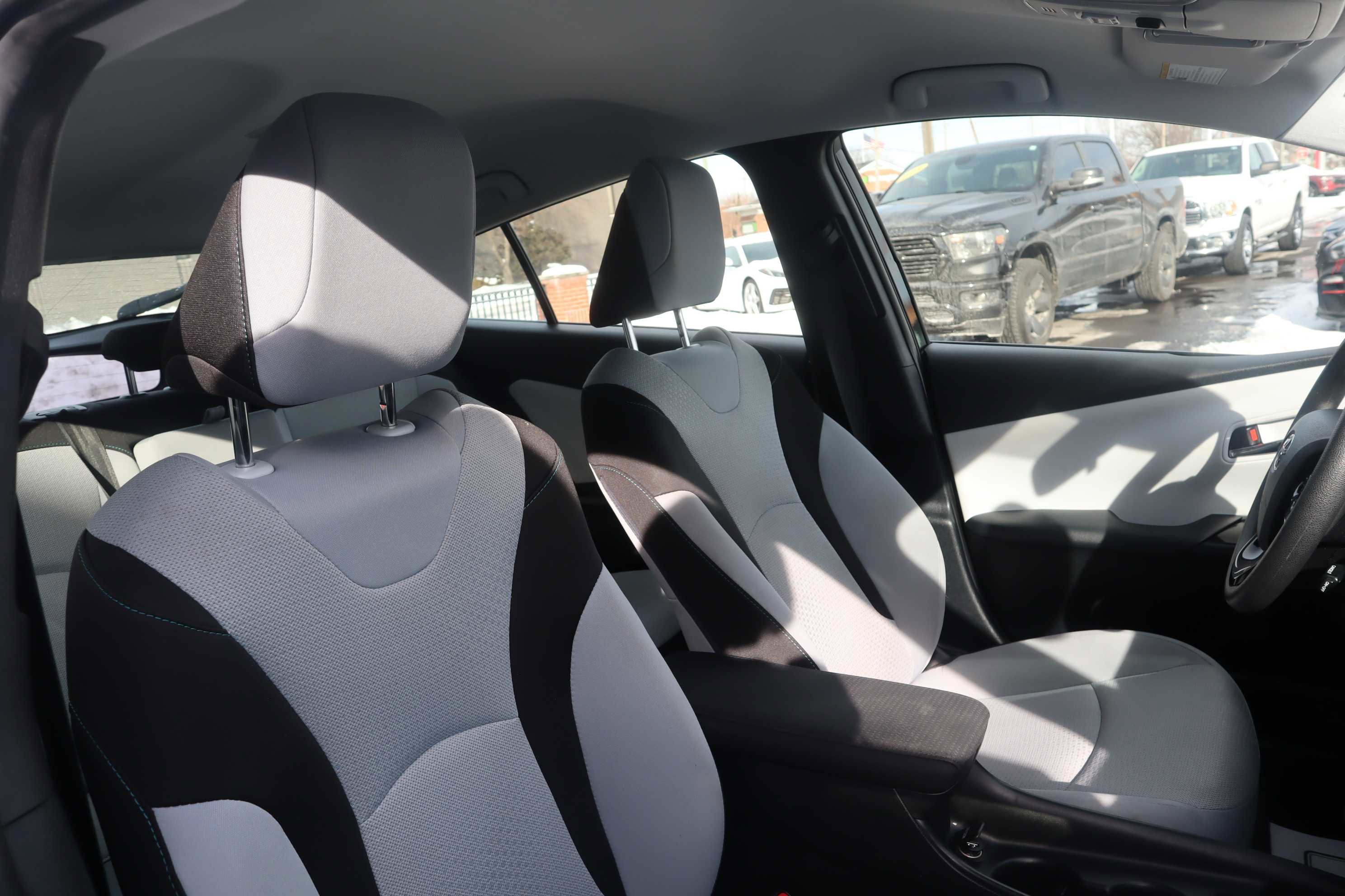 Vehicle image 12 of 17