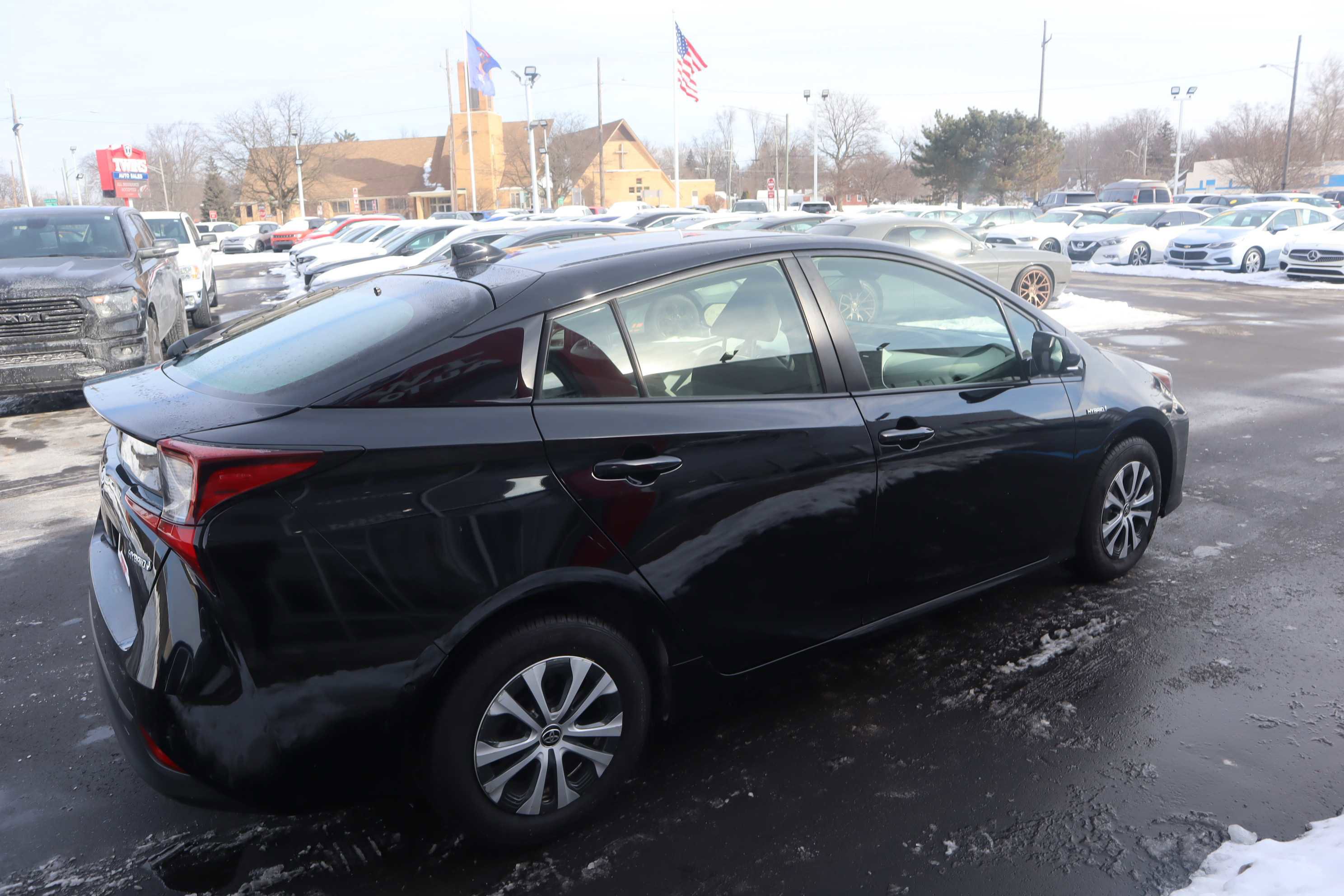 Vehicle image 4 of 17