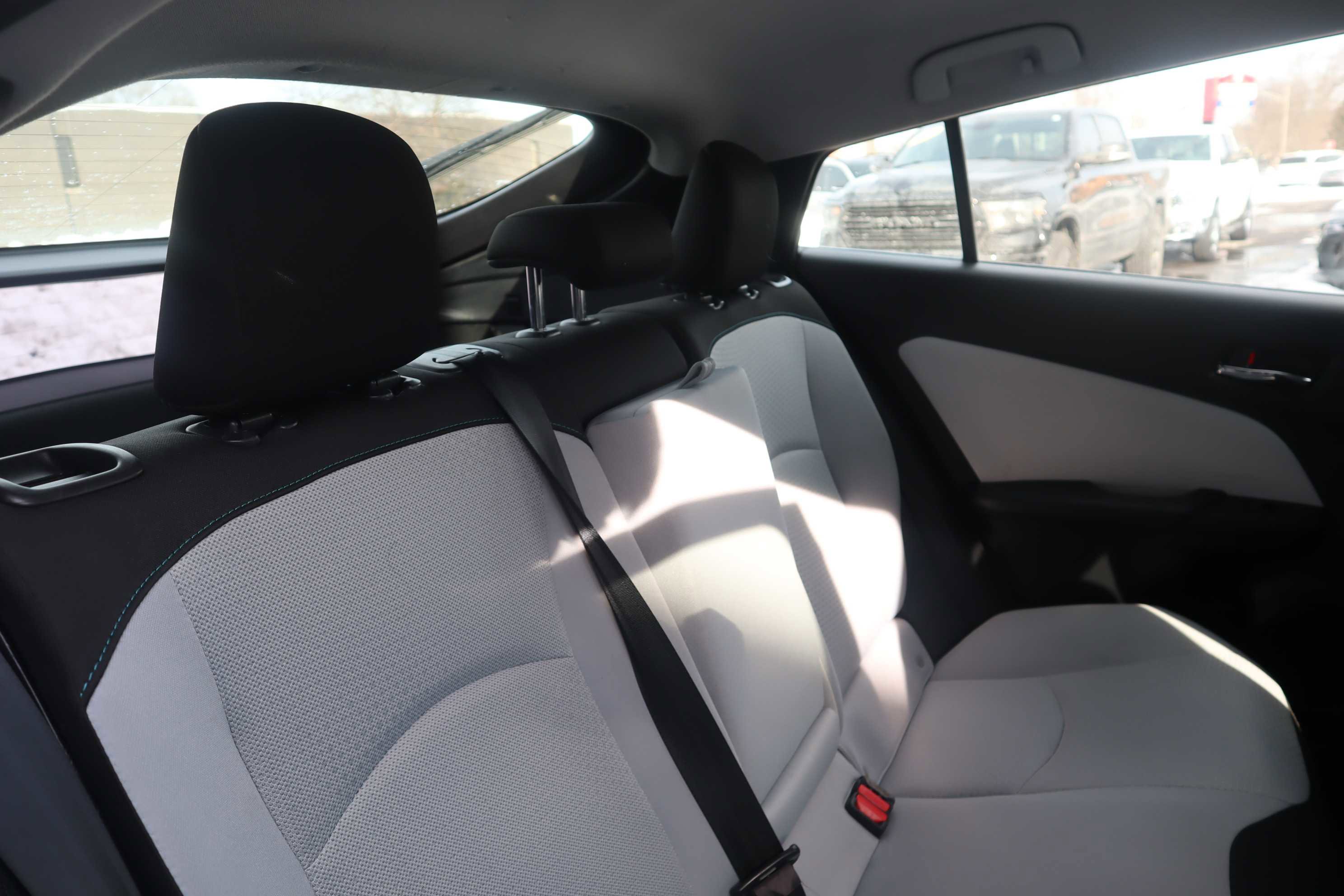 Vehicle image 11 of 17