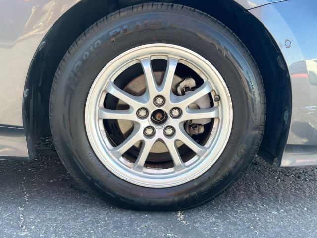 Vehicle image 12 of 28