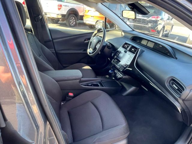 Vehicle image 17 of 28