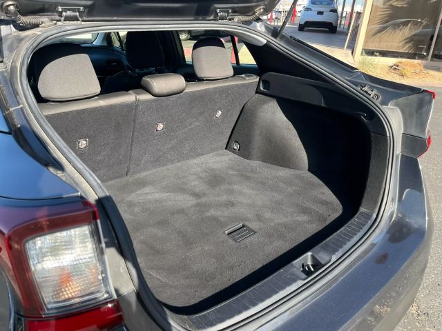 Vehicle image 14 of 28