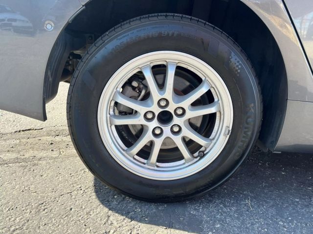 Vehicle image 13 of 28