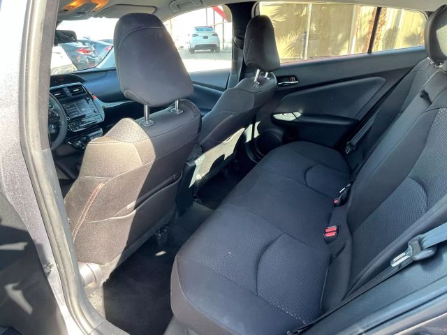 Vehicle image 16 of 28