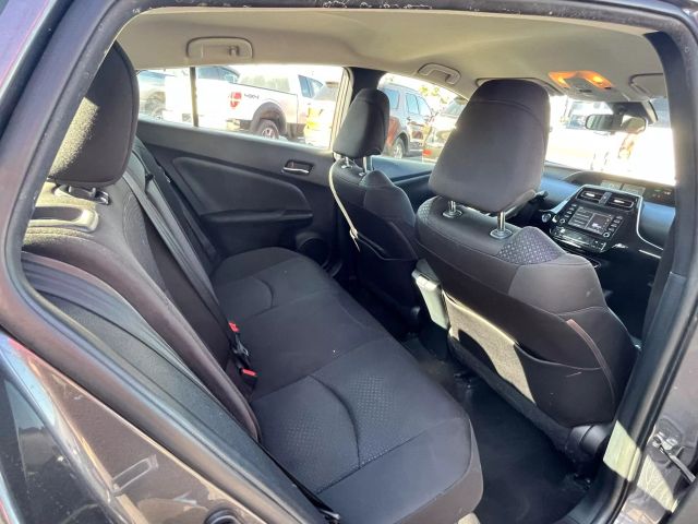 Vehicle image 15 of 28