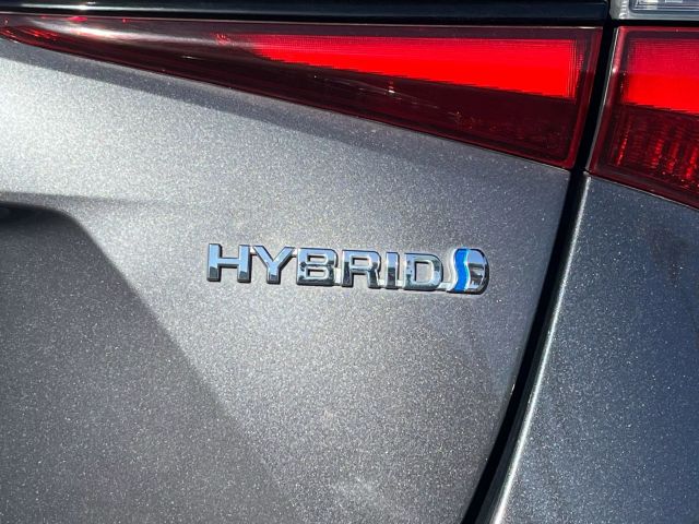 Vehicle image 27 of 28