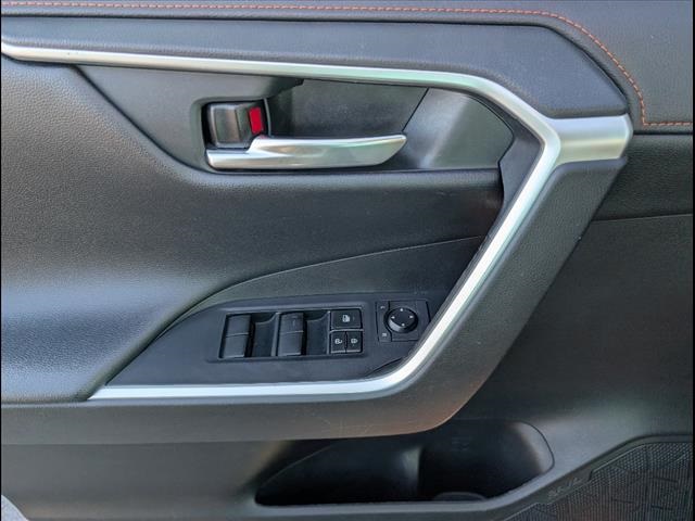 Vehicle image 15 of 23