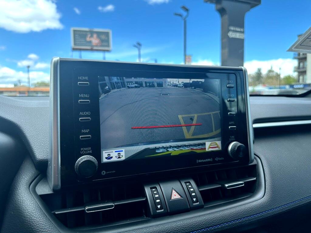 Vehicle image 21 of 29