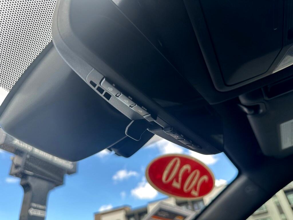 Vehicle image 25 of 29