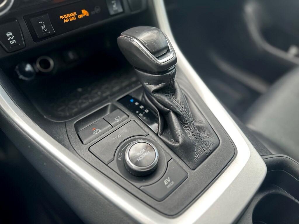 Vehicle image 23 of 29