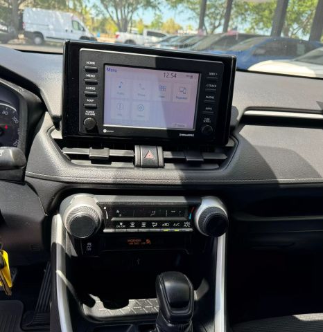 Vehicle image 24 of 27
