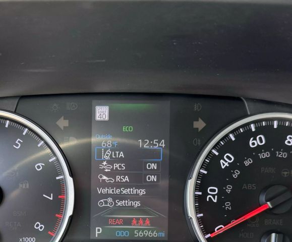 Vehicle image 23 of 27