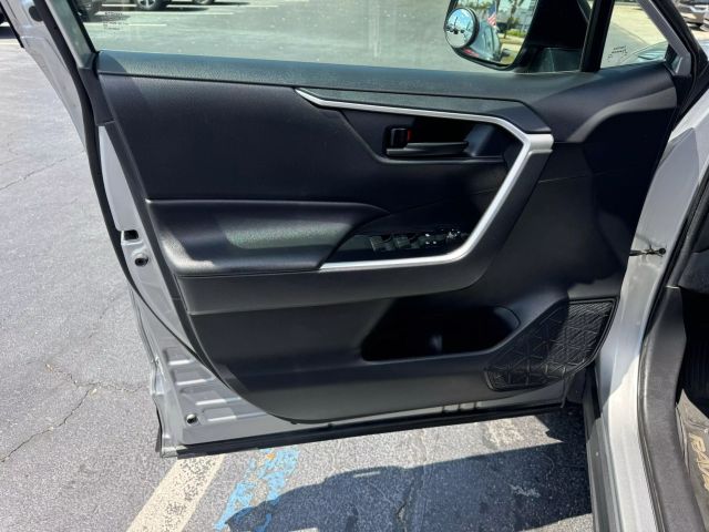 Vehicle image 20 of 27
