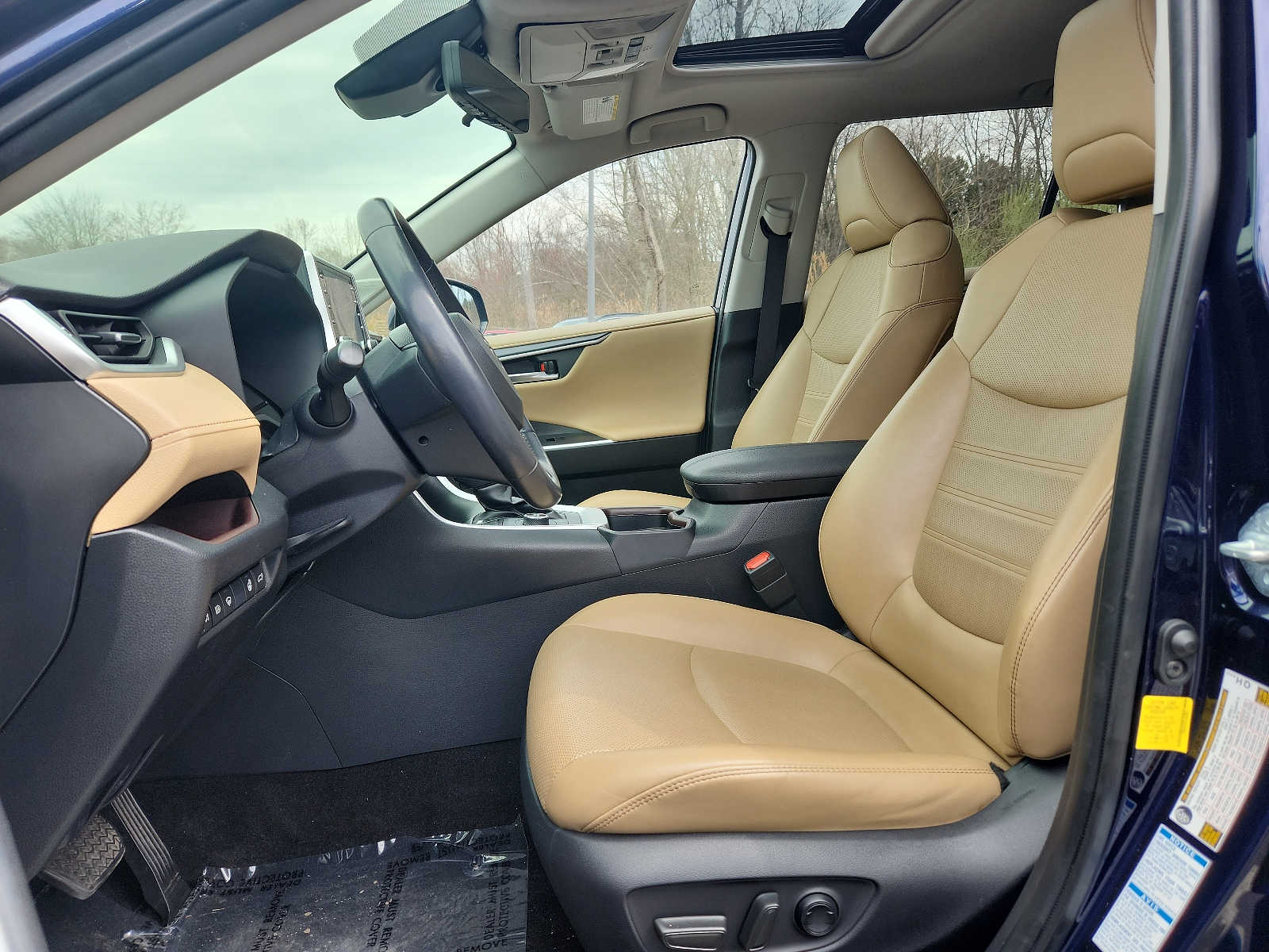 Vehicle image 13 of 30