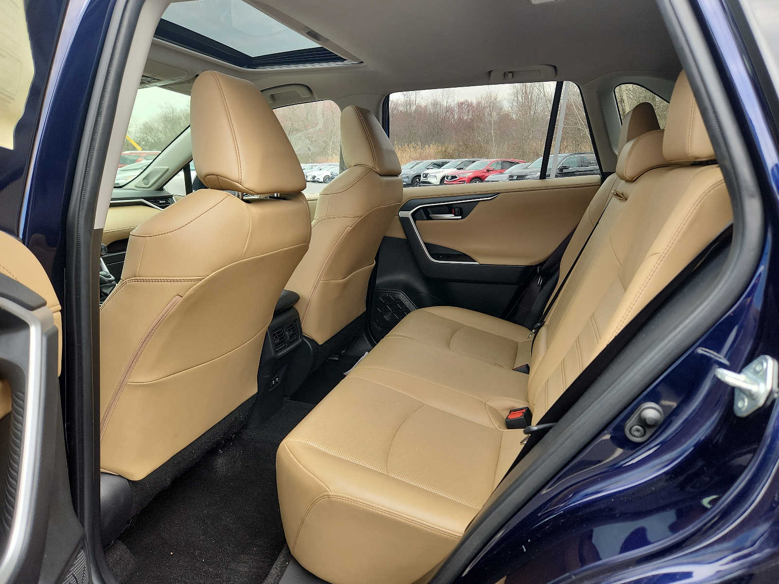 Vehicle image 10 of 30