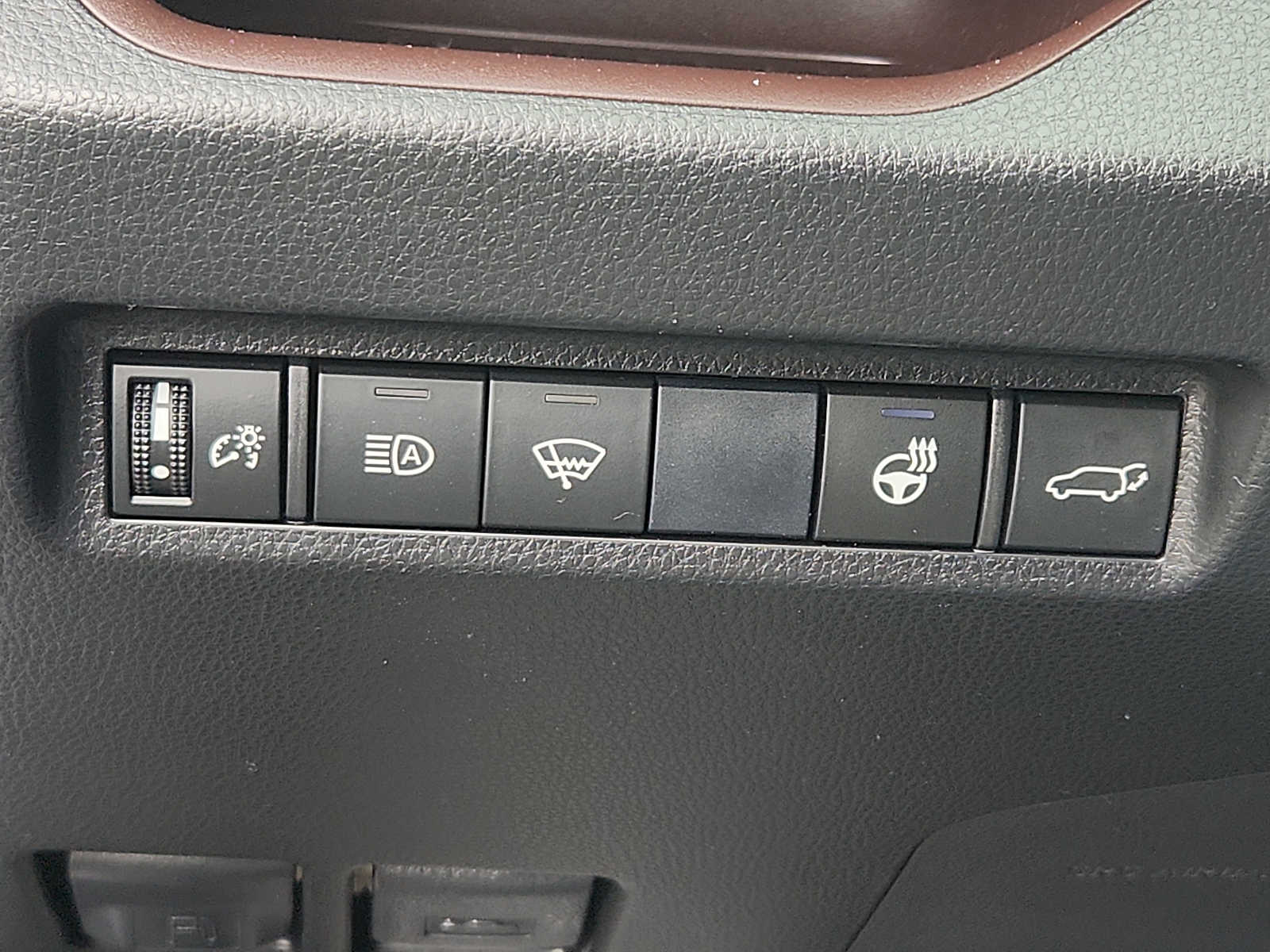 Vehicle image 26 of 30