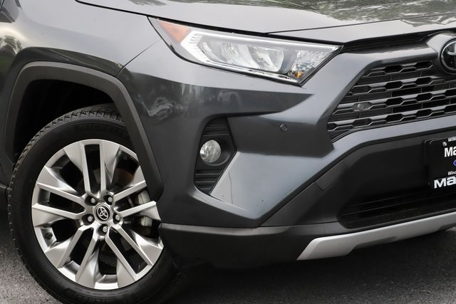 Vehicle image 6 of 34